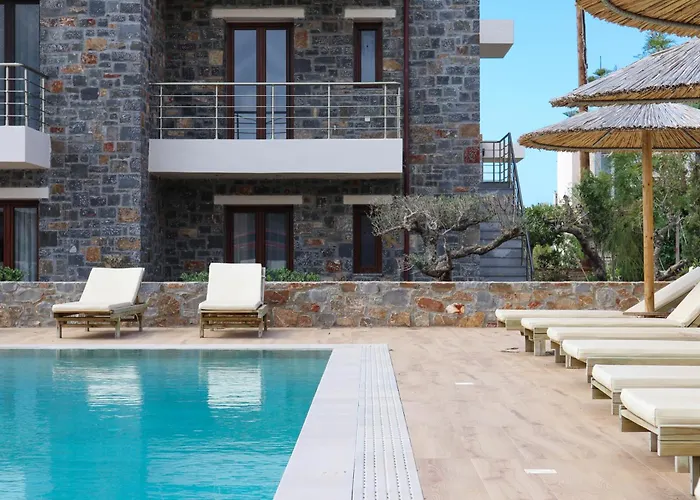 Volta Suites And Villas